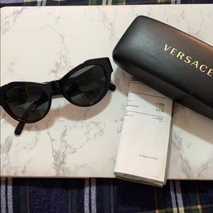 Versace Sunglasses. MOD 4253